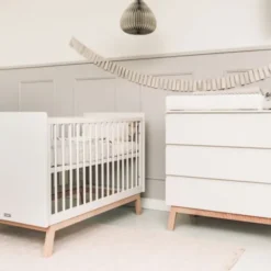 Bopita Saba Babykamer - Dune / Naturel - Ledikant 60x120 cm + Commode