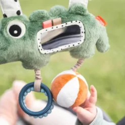 Done By Deer Croco Hangend Activiteiten Speeltje - Green