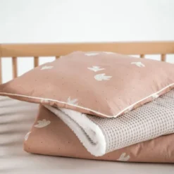 Julius Zöllner Organic Dekbedovertrek Set Birdy – Roze – 80/80 + 35/40 cm