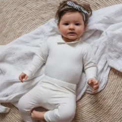 Klein Baby Romper Met Kraag - Lange Mouw - Mt. 50 - Off White
