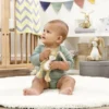 Rainbow Designs Rammelaar Knuffel - Hazeltje - Raad eens... - 14 cm